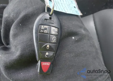 2008 Chrysler Town & Country Touring z USA, uszkodzony, nr VIN 2A8HR54P68R136804